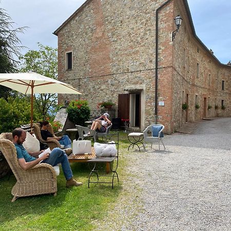 Borgo Di Camporsevoli Villa Bagian luar foto