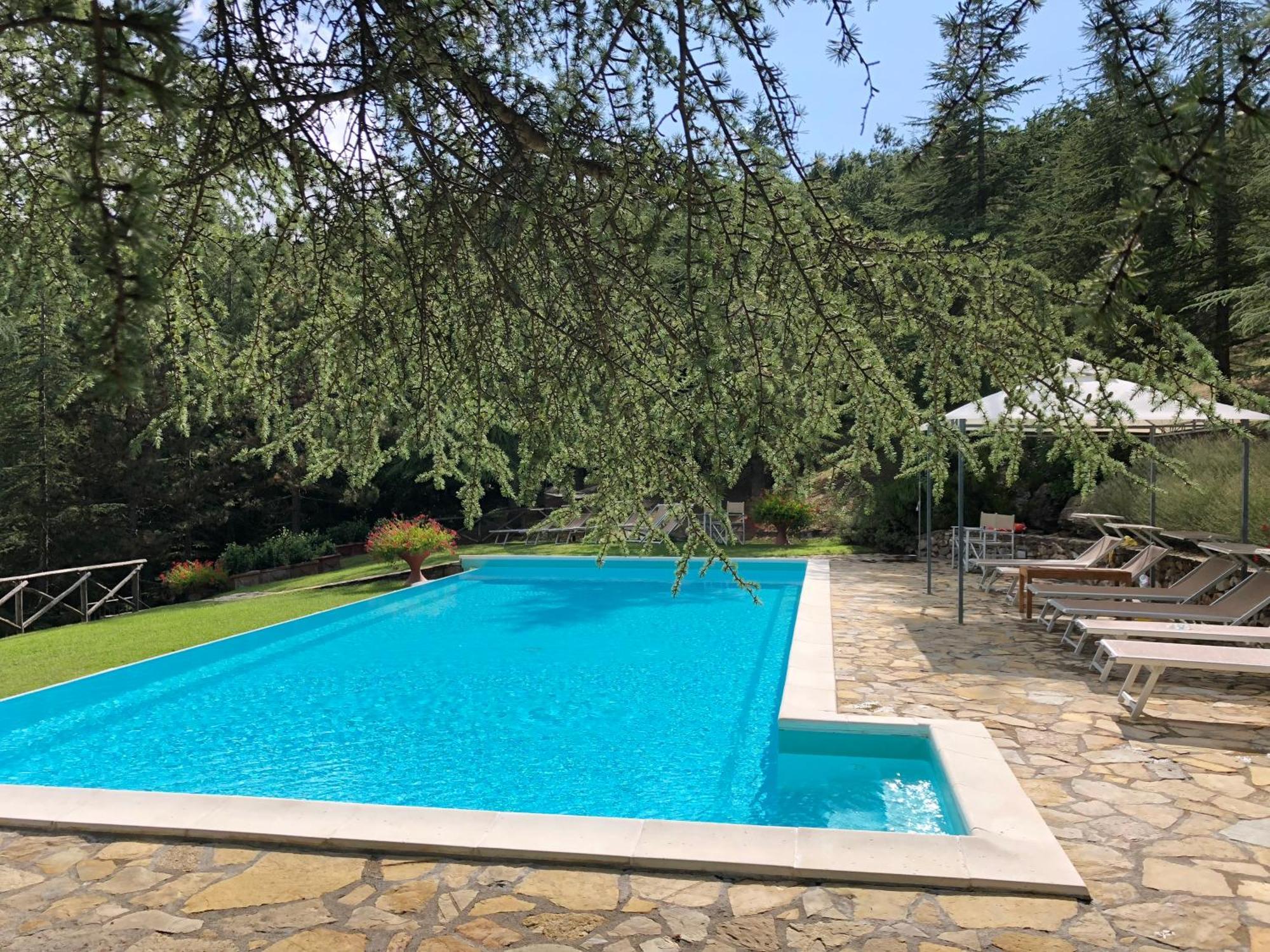 Borgo Di Camporsevoli Villa Bagian luar foto