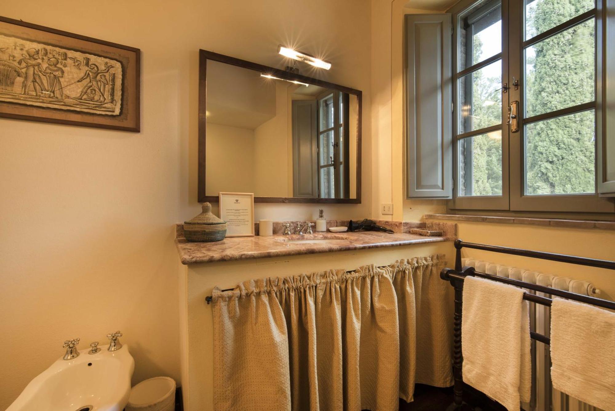 Borgo Di Camporsevoli Villa Bagian luar foto