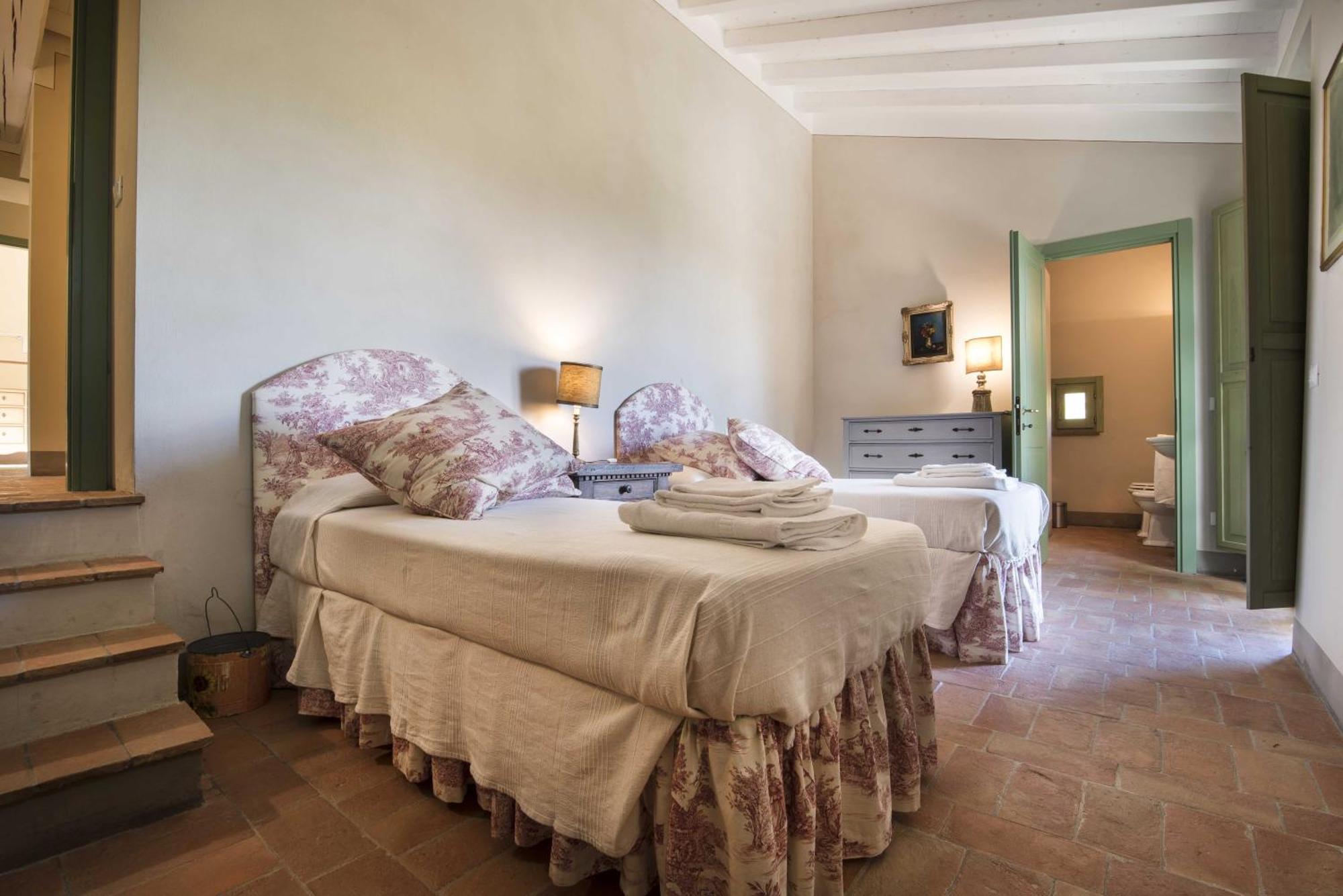 Borgo Di Camporsevoli Villa Bagian luar foto