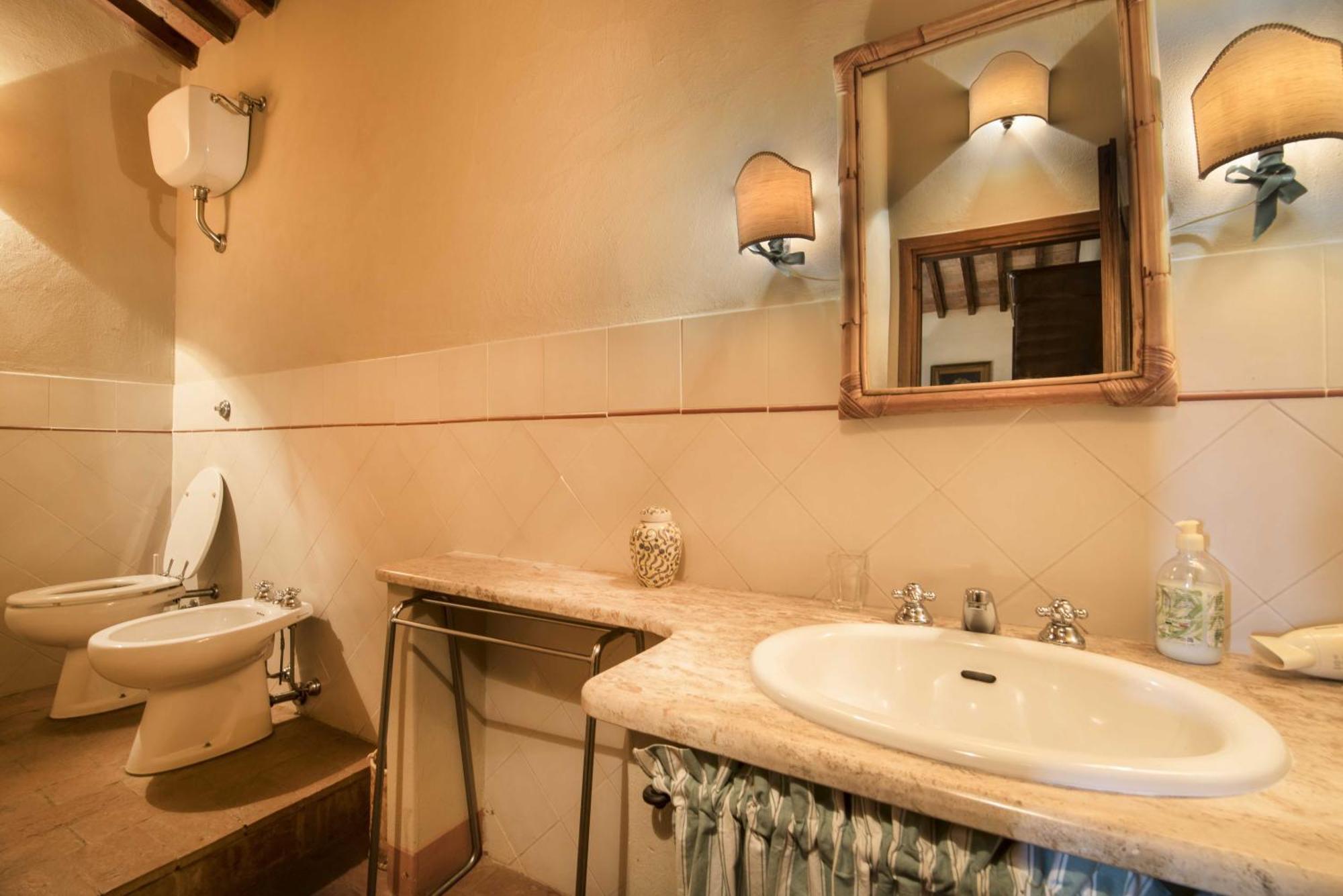 Borgo Di Camporsevoli Villa Bagian luar foto