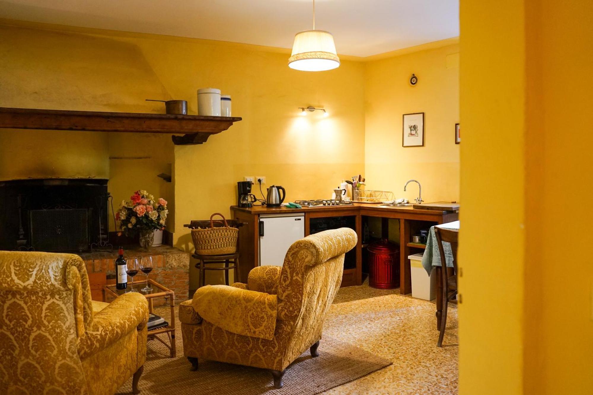 Borgo Di Camporsevoli Villa Bagian luar foto