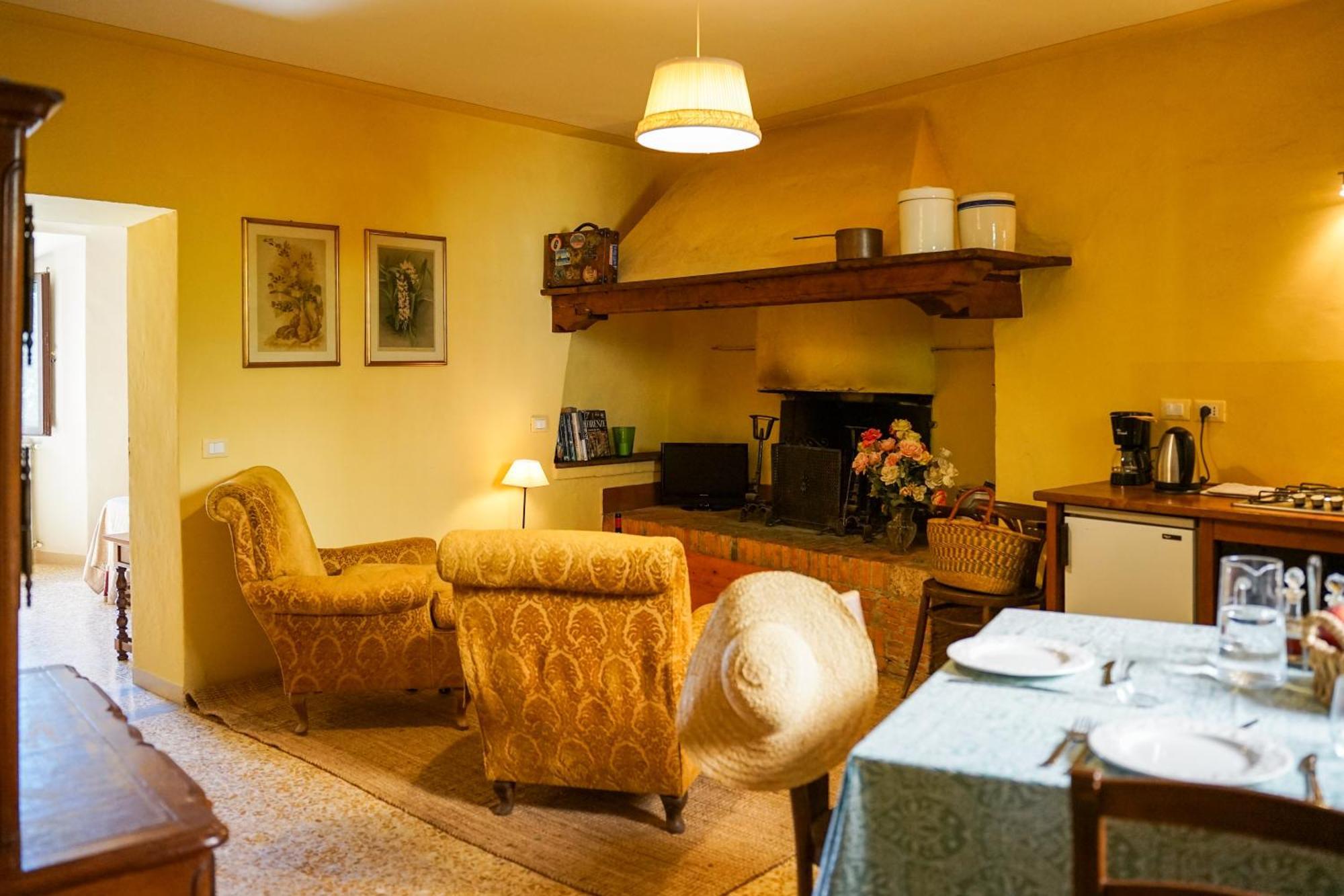 Borgo Di Camporsevoli Villa Bagian luar foto