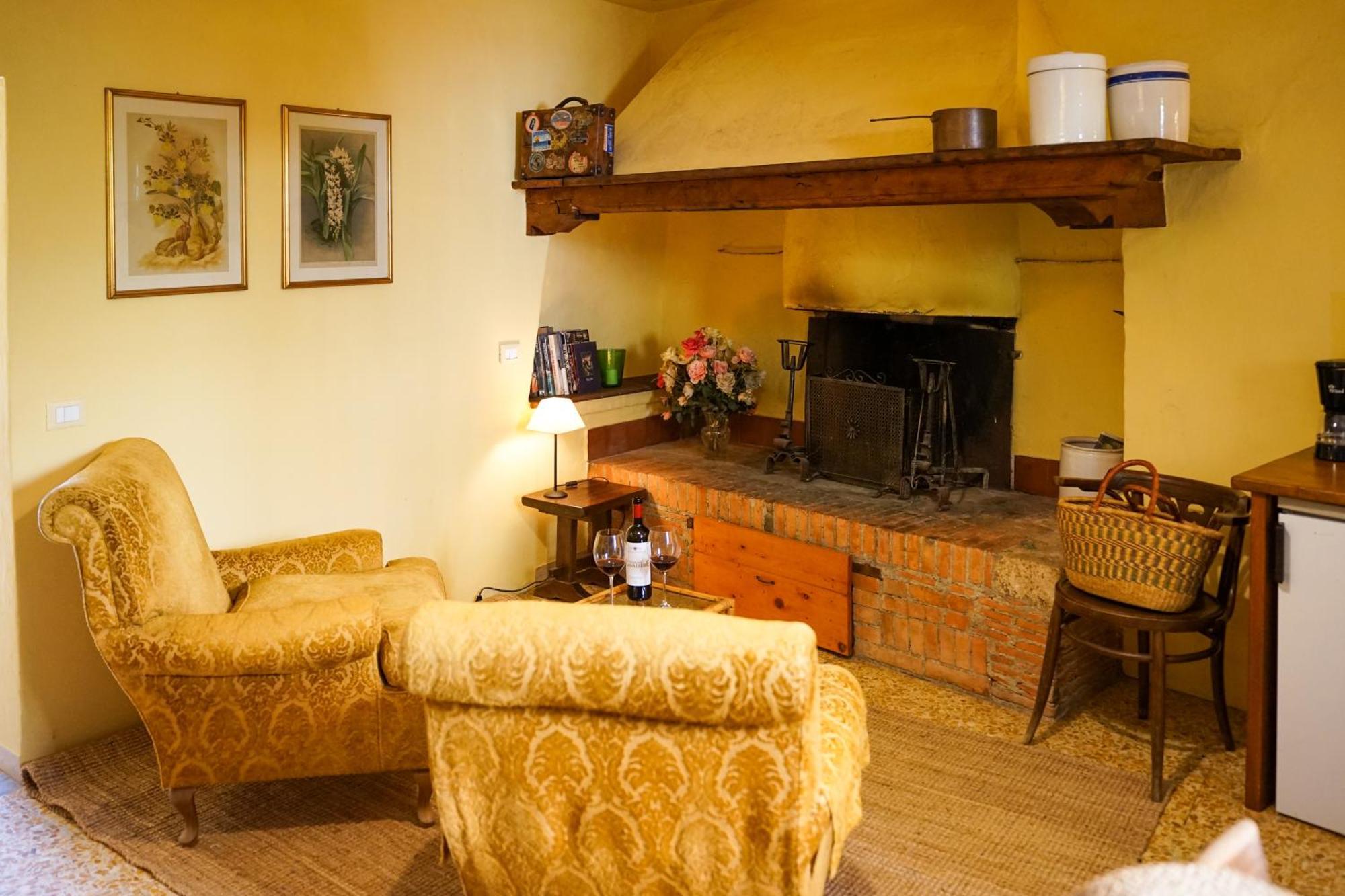 Borgo Di Camporsevoli Villa Bagian luar foto