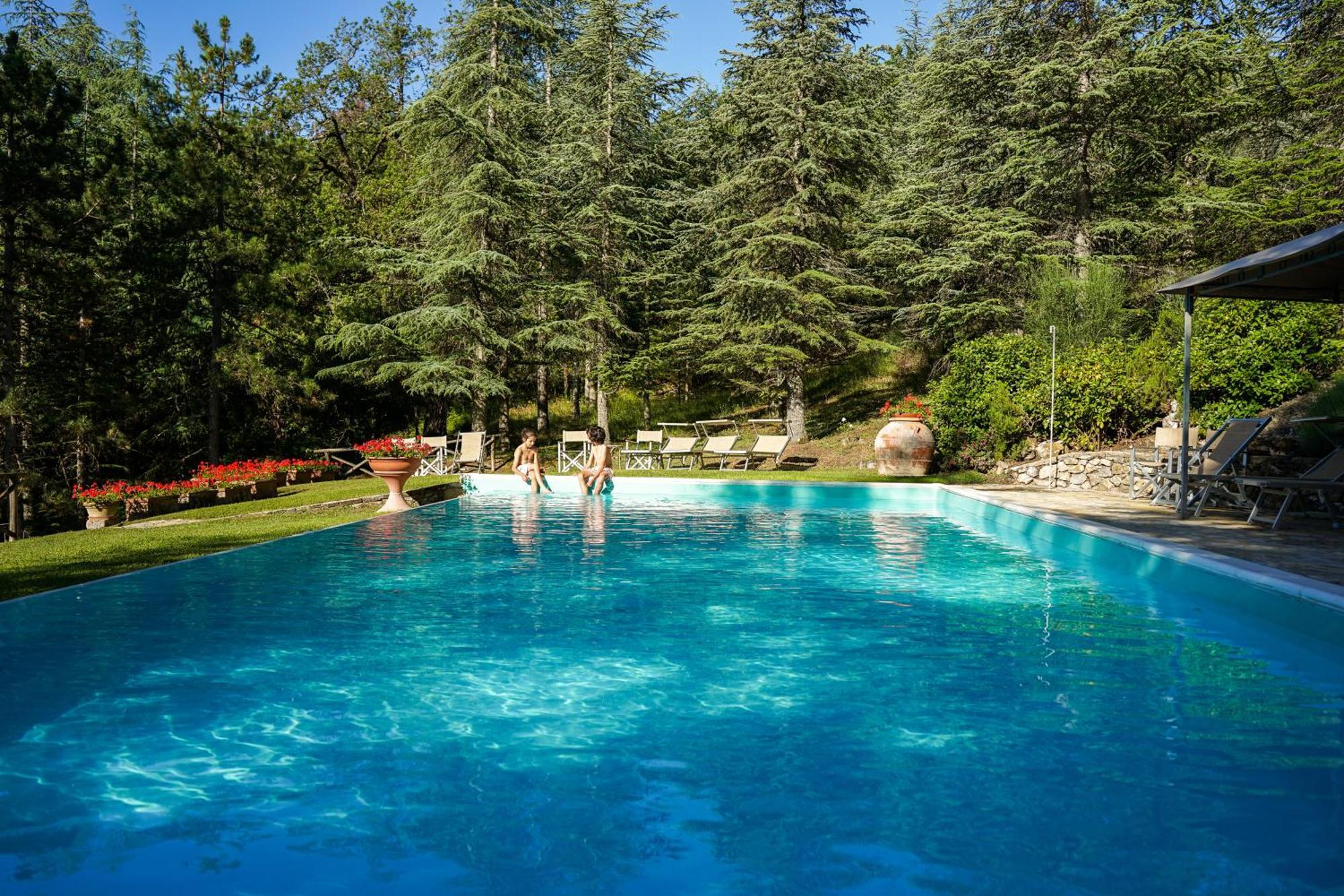 Borgo Di Camporsevoli Villa Bagian luar foto