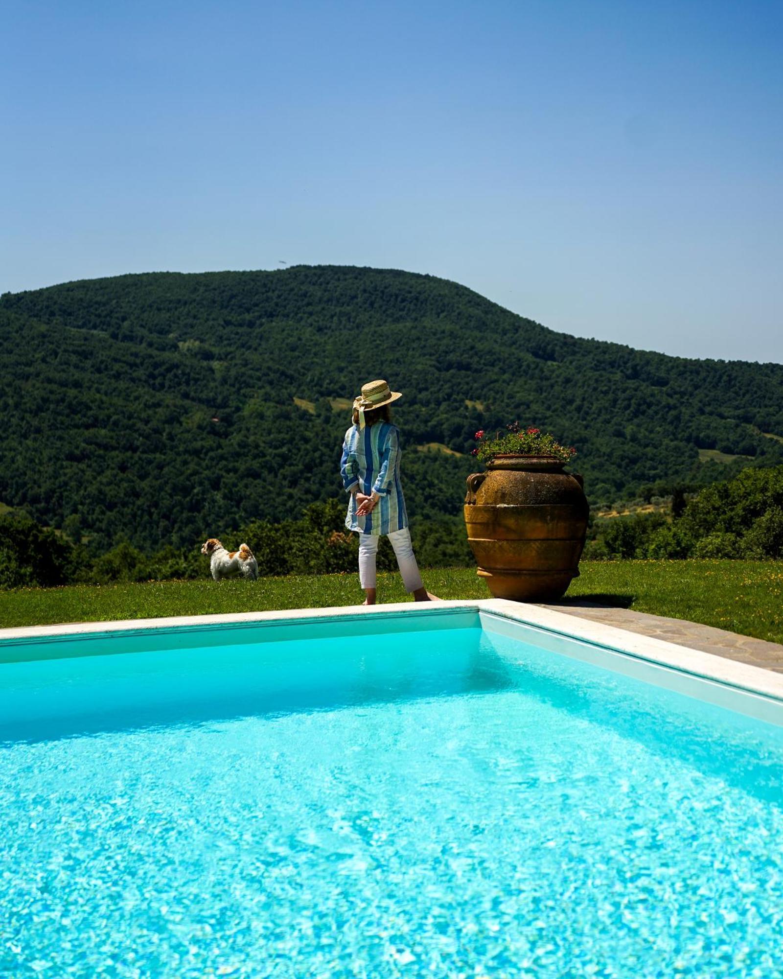 Borgo Di Camporsevoli Villa Bagian luar foto
